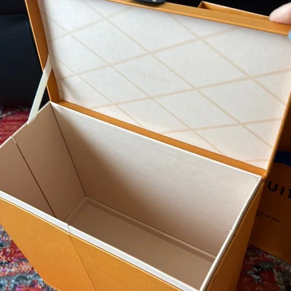 Unique LV Chest Magnetic Box with Blue Ribbon, Shopping Bag and Certific… - Picture 4 of 12